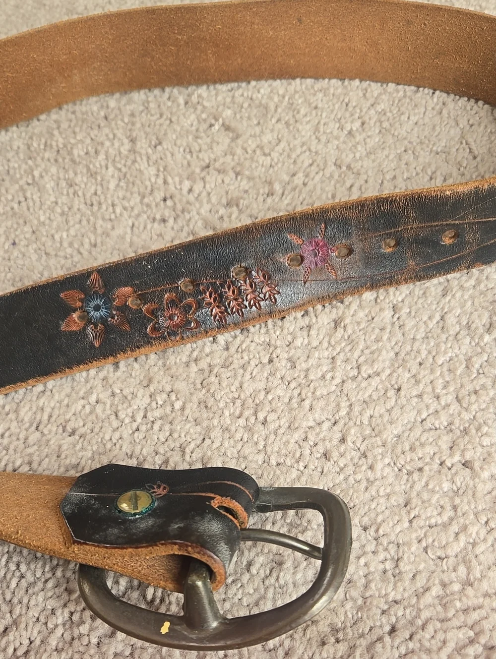 Vintage 1970's Women's Brown Leather Floral Embossed Belt with Brass Buckle